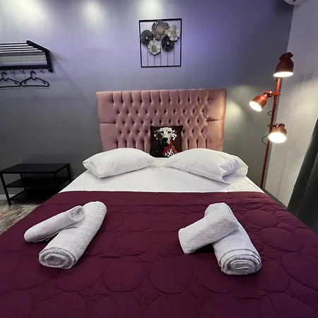 Aphrodite Klathmonos By Zeussuites Athens